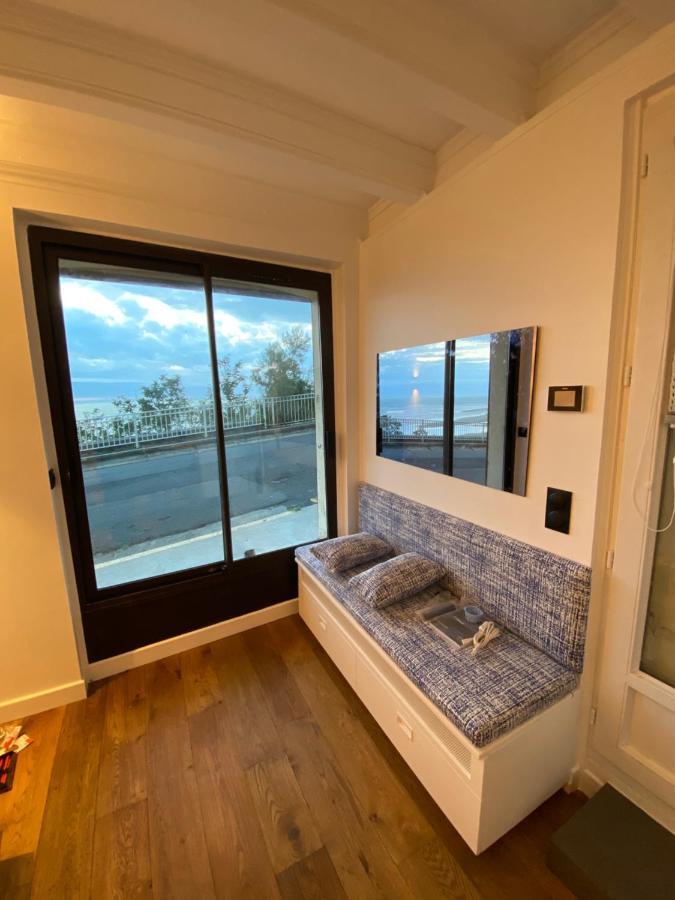 Appartement Face Mer Avec Terrasse Et Parking Trouville-sur-Mer Kültér fotó