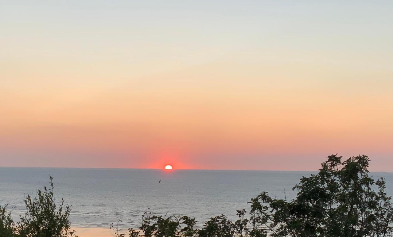 Appartement Face Mer Avec Terrasse Et Parking Trouville-sur-Mer Kültér fotó